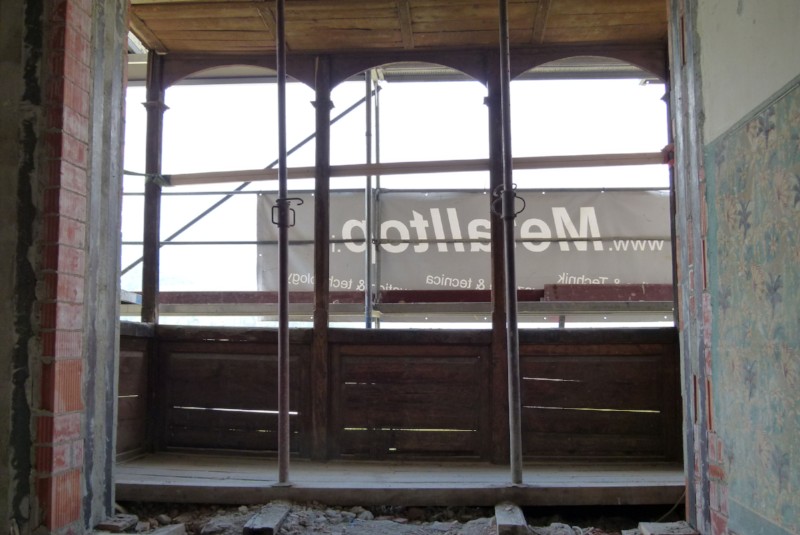 Als Arbeitspodest ist die Veranda dann doch recht nützlich :-)