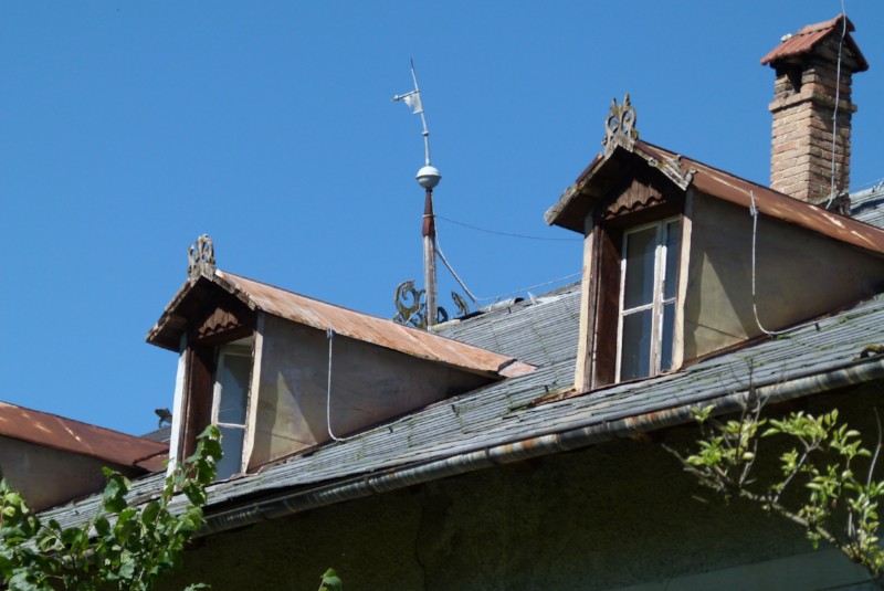 Die Laubsägearbeiten an Dachgauben und Giebel