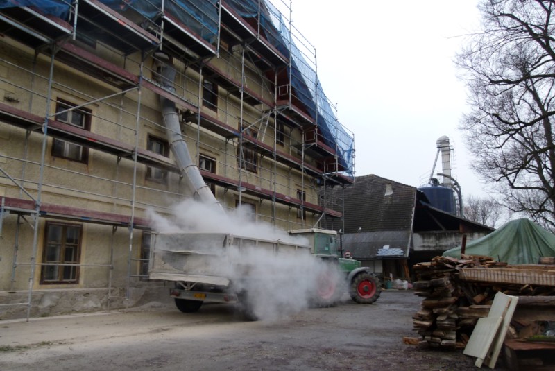 Bauschuttransport mit dem Traktor