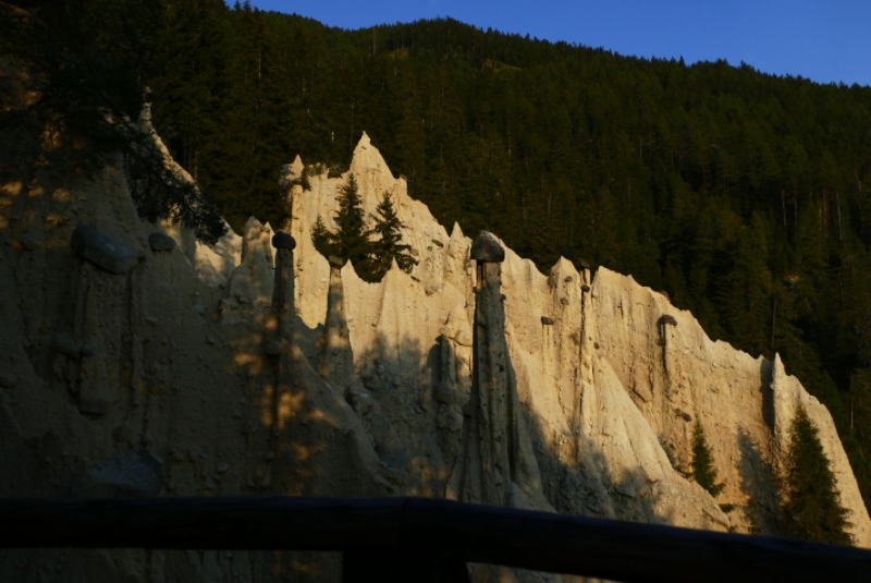 Die Erdpyramiden gegen Abend