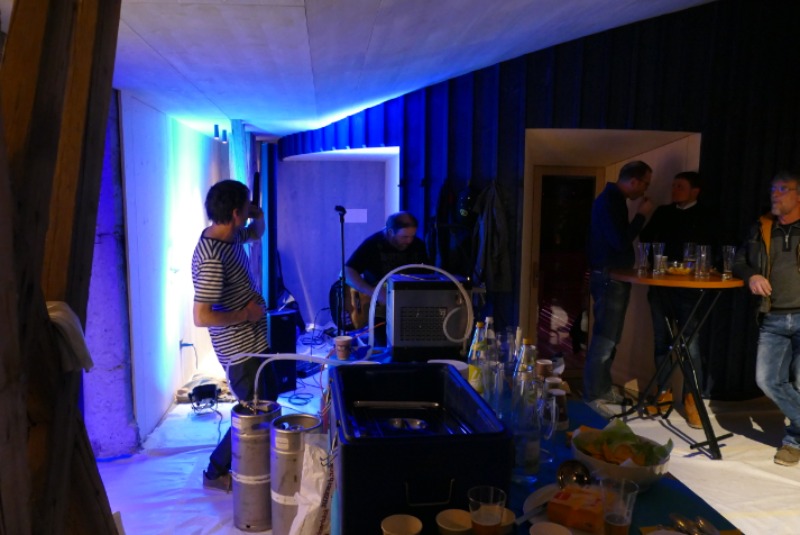 Es wird gesungen und gelacht